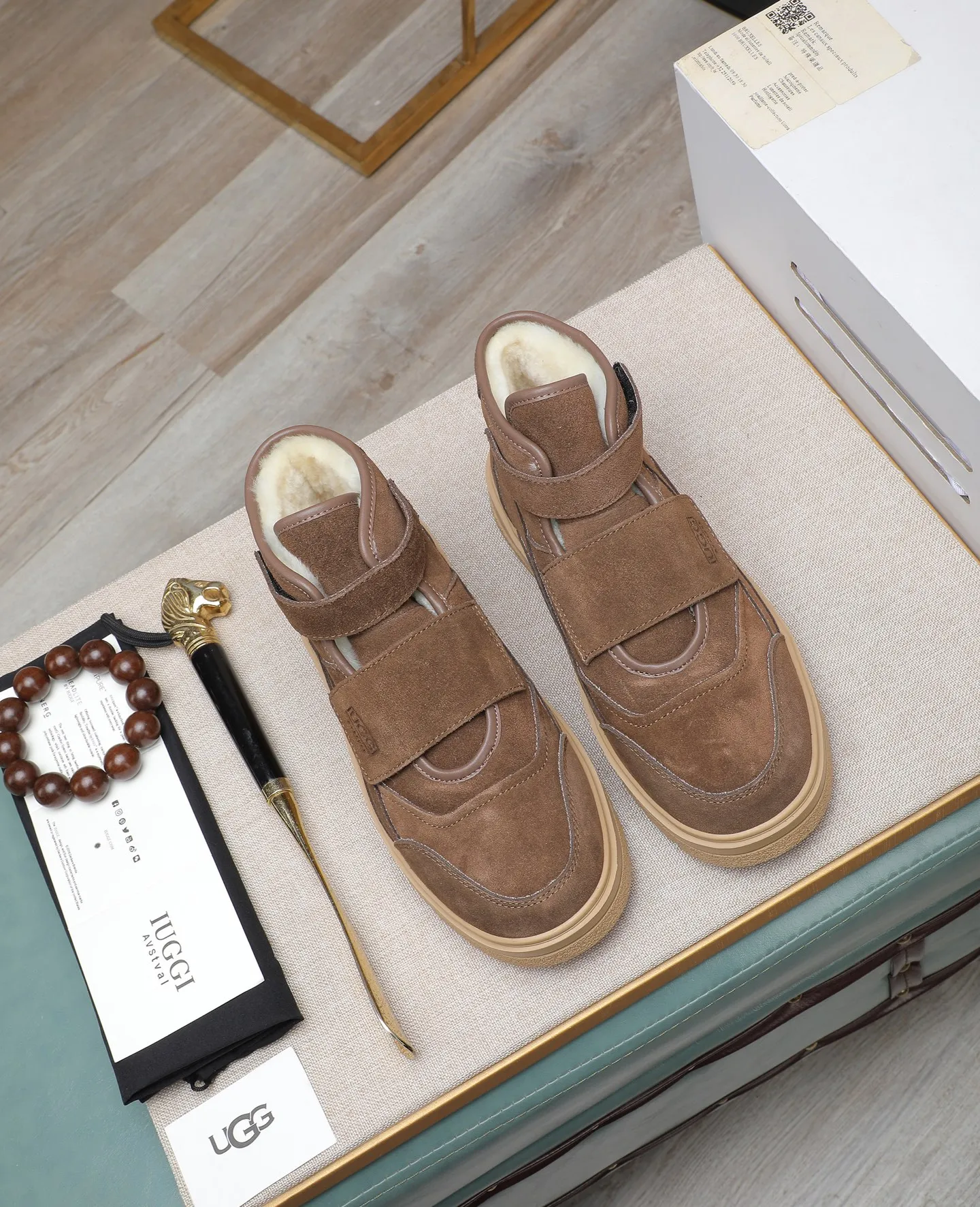 Men's shoes 💰600 IUGGI new retro presbyopia men's shoes, casual and versatile, full of high-end sense, fashionable, luxury and personalized style, joint style, retro presbyopia factor, full of handsome style, first layer suede cowhide, wool lining, rubber outsole, light and non-slip size: 39-44